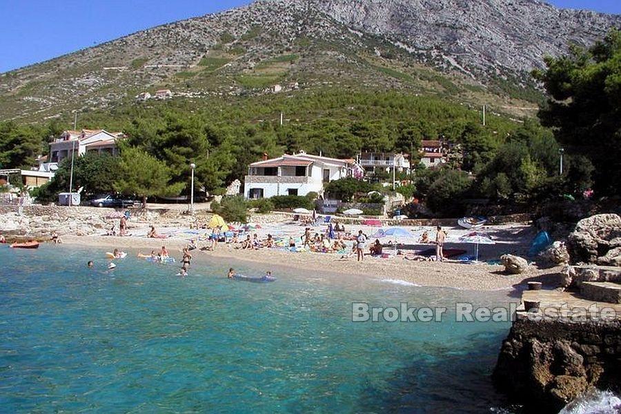 Île de Hvar, maison jumelée première rangée à la mer