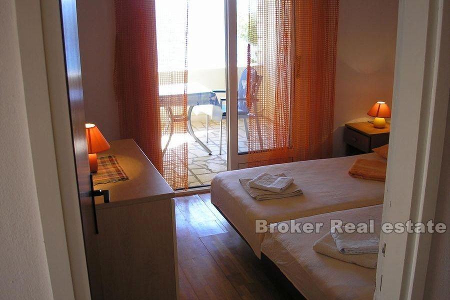 Île de Hvar, maison jumelée première rangée à la mer