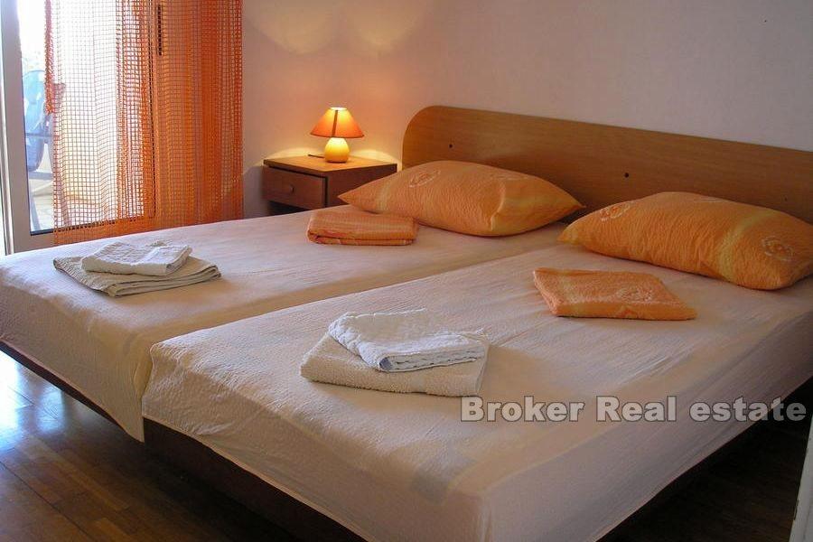 Île de Hvar, maison jumelée première rangée à la mer