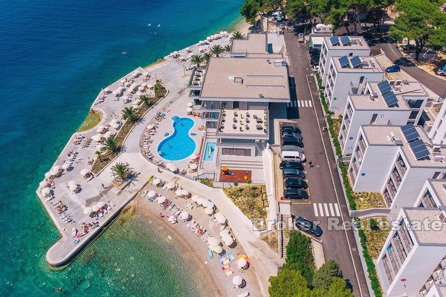 I nærheten av Makarska, nybygd hotellsted