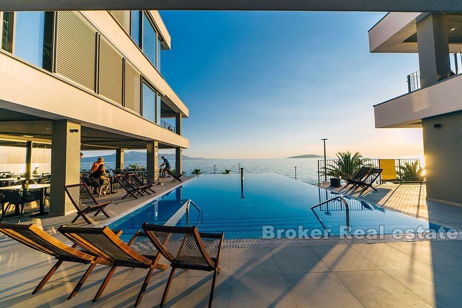I nærheten av Makarska, nybygd hotellsted