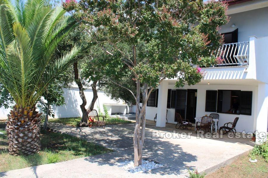 Riwiera Makarska, ładny dom wolnostojący w pierwszym rzędzie do morza