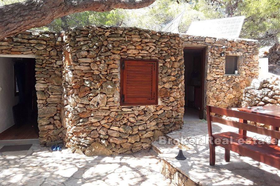 Ostrov Murter, Robinsonov dom v prvom rade k moru