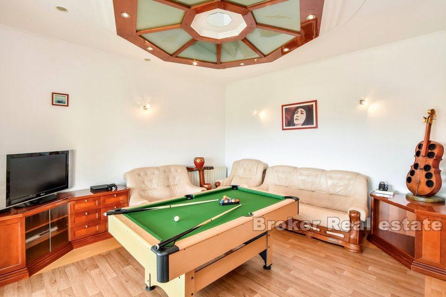 Kastela, villa with pool