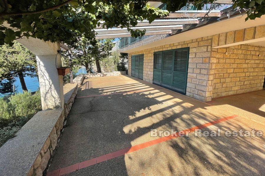 W pobliżu Zadaru, śródziemnomorski dom w pierwszym rzędzie do morza