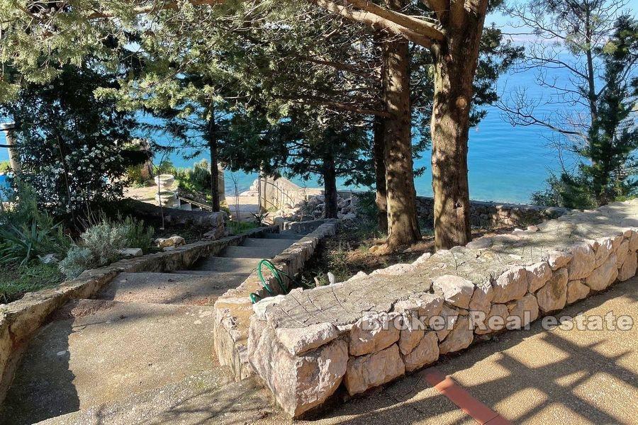 W pobliżu Zadaru, śródziemnomorski dom w pierwszym rzędzie do morza