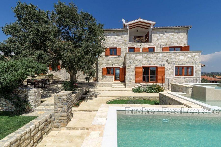 Niedaleko Zadaru, nowo wybudowana luksusowa kamienna willa