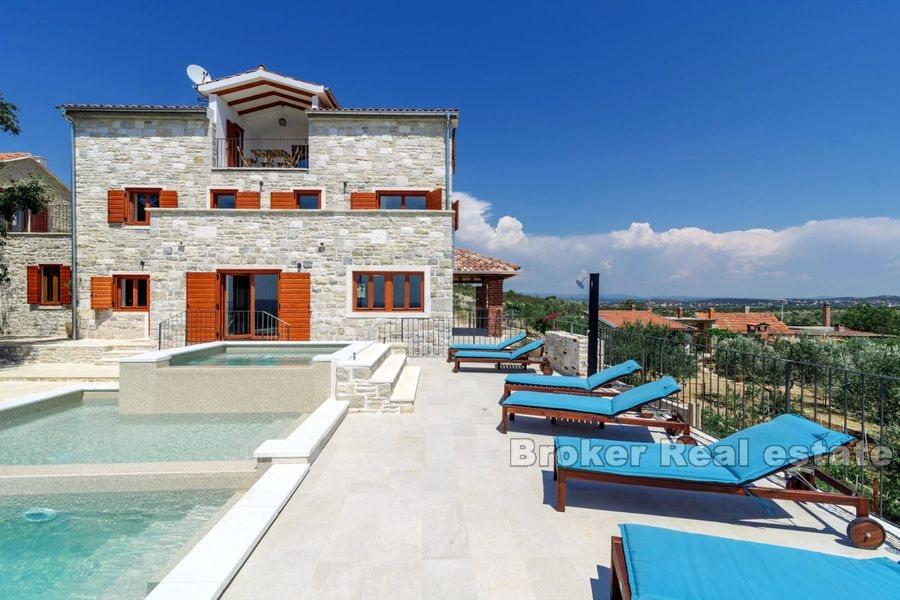 Niedaleko Zadaru, nowo wybudowana luksusowa kamienna willa