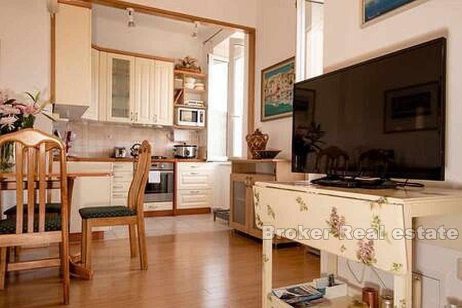 Dubrovnik, charming three bedroom apartment