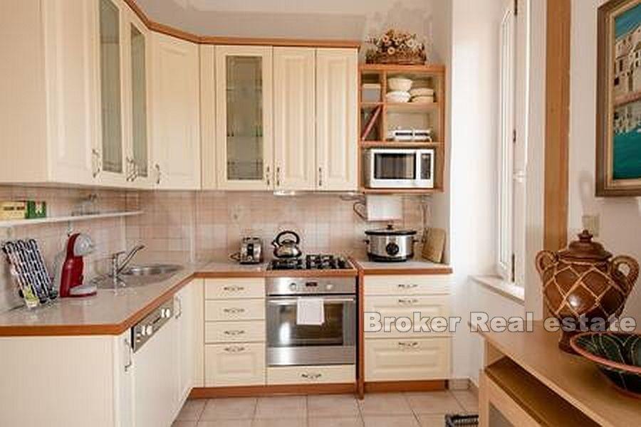 Dubrovnik, charming three bedroom apartment