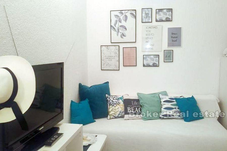 Island of Brac, detached house with 5 apartments