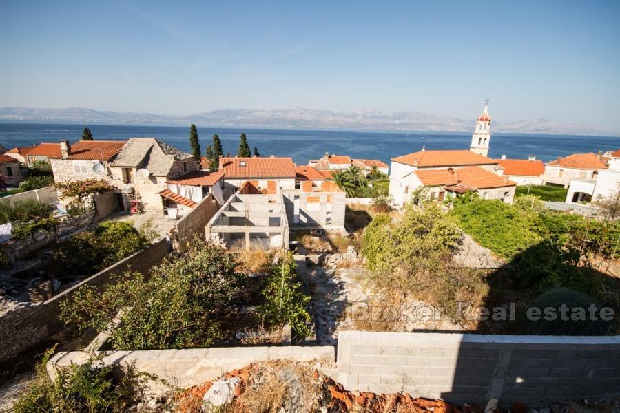 Otok Brač, kuća u izgradnji s pogledom na more