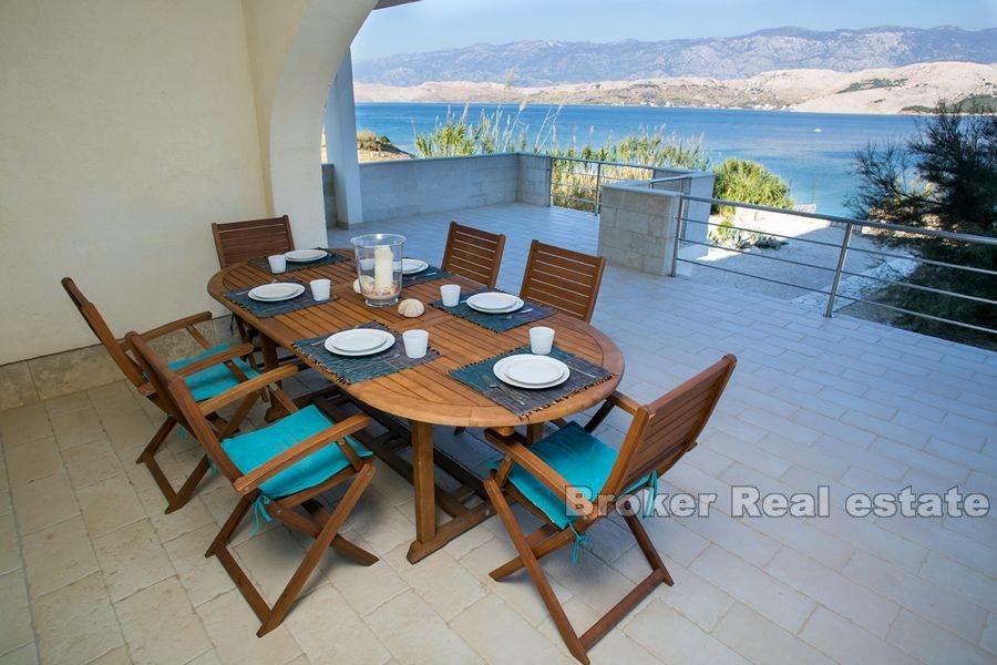 Île de Pag, villa de conception moderne, première rangée de la mer