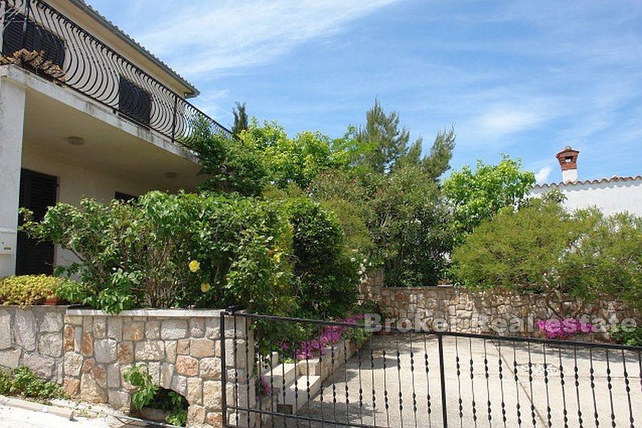 Wyspa Murter, dom rodzinny z widokiem na morze