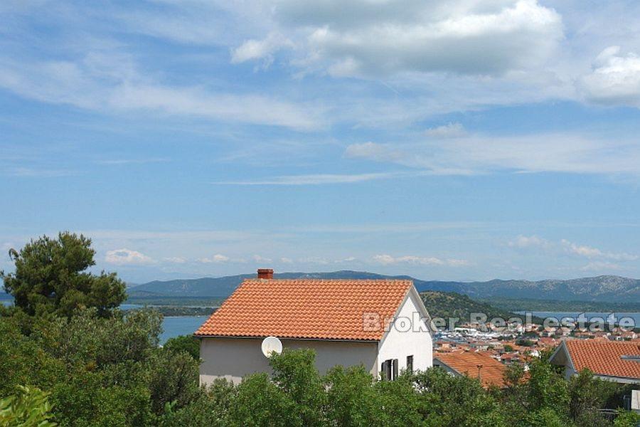 Otok Murter, obiteljska kuća s pogledom na more