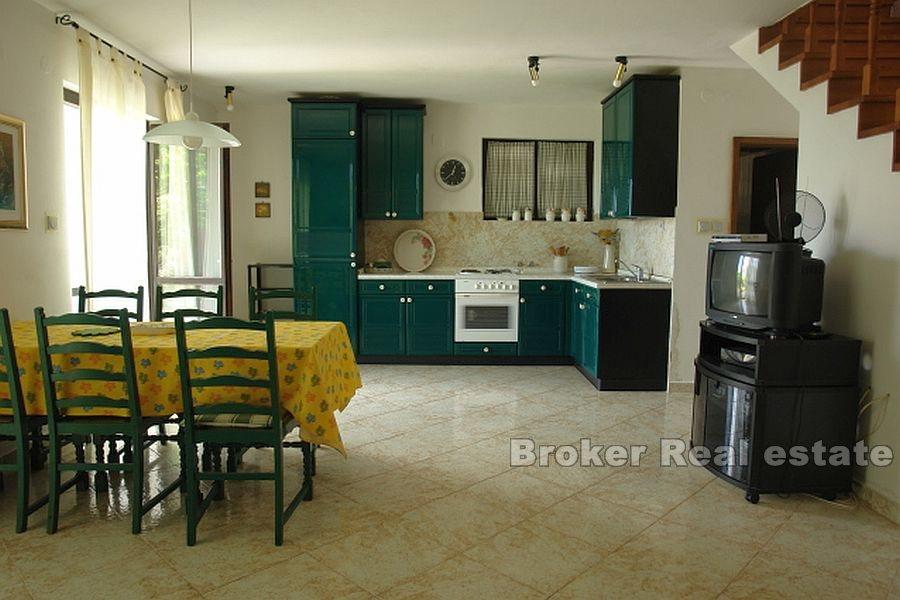 Wyspa Murter, dom rodzinny z widokiem na morze