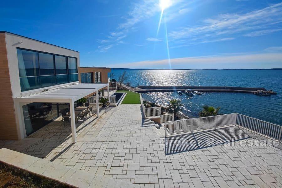 Villa di lusso, fronte mare