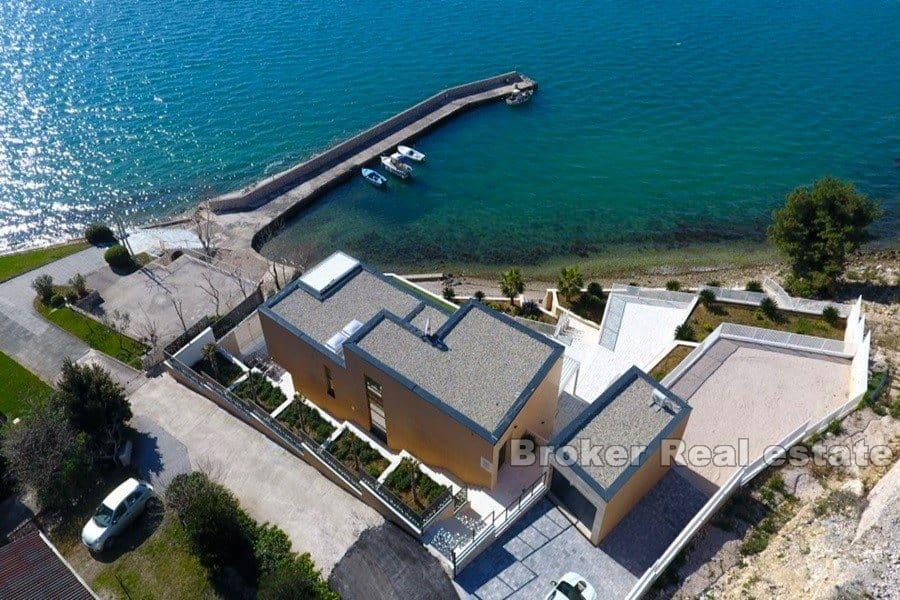 Lyxvilla, vid havet