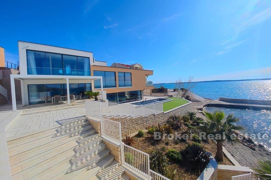 Lyxvilla, vid havet
