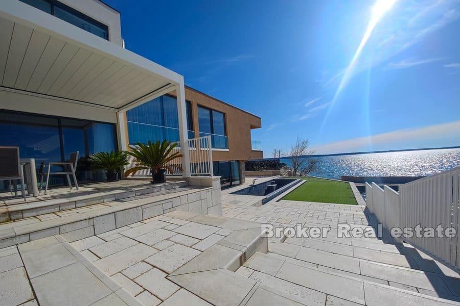 Lyxvilla, vid havet