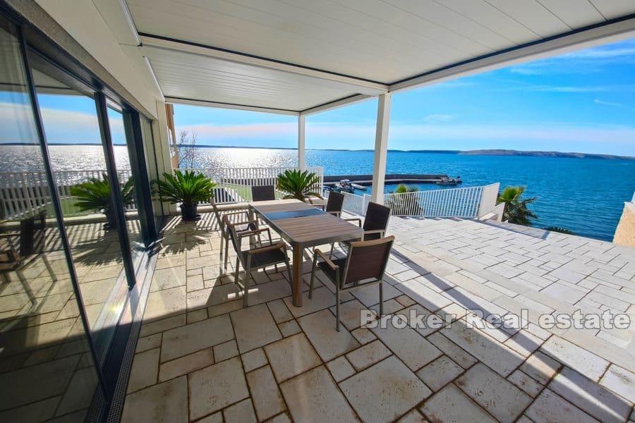 Luksuzna vila, prvi red do mora