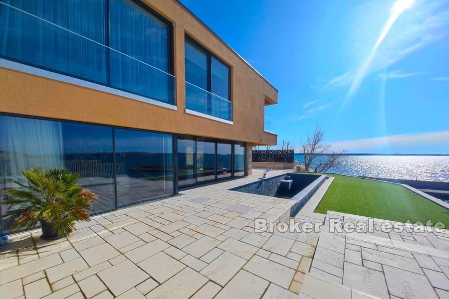 Lyxvilla, vid havet