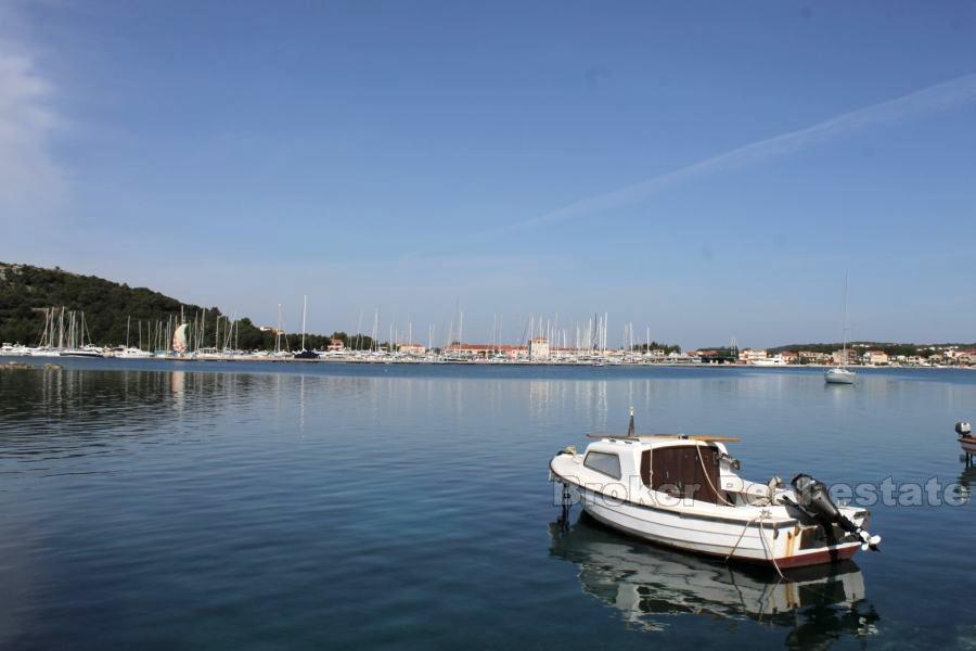 Рогозница, современная вилла с бассейном