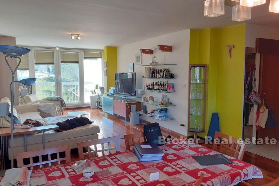 Spalato, Pujanke, comodi tre camere da letto appartamento di 99m2