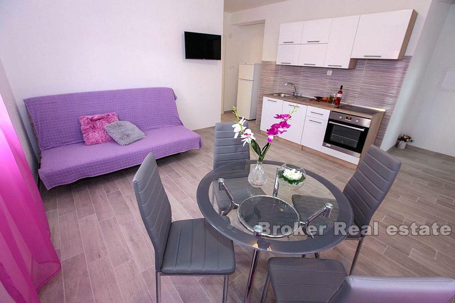 Rogoznica, willa z apartamentami w pierwszym rzędzie do morza i plaży