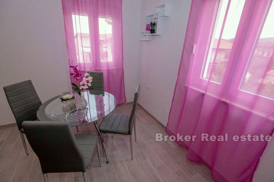 Rogoznica, willa z apartamentami w pierwszym rzędzie do morza i plaży