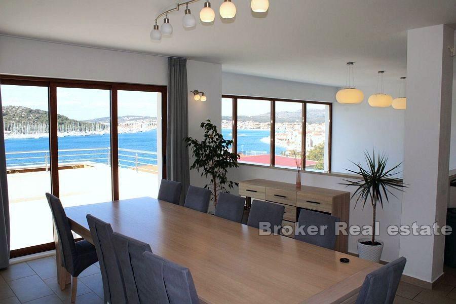 Rogoznica, modern villa med pool