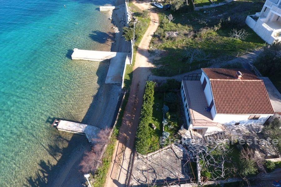 Примоштен - Дом в первом ряду от моря