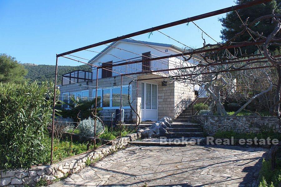 Примоштен - Дом в первом ряду от моря