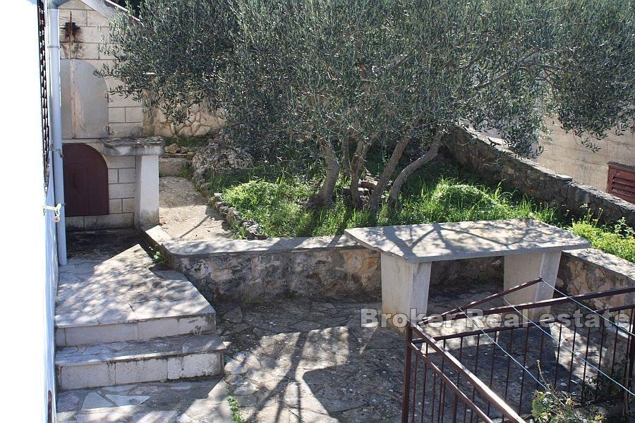 Примоштен - Дом в первом ряду от моря