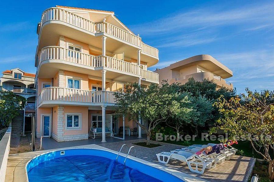 Rogoznica - Apartmánový dom v blízkosti mora