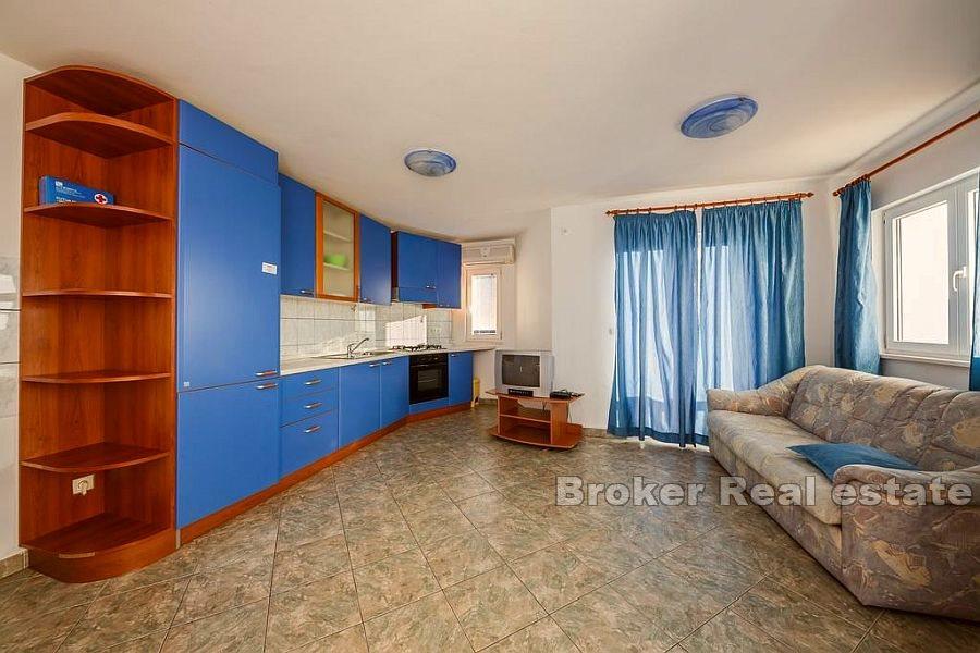 Rogoznica - Apartmánový dom v blízkosti mora