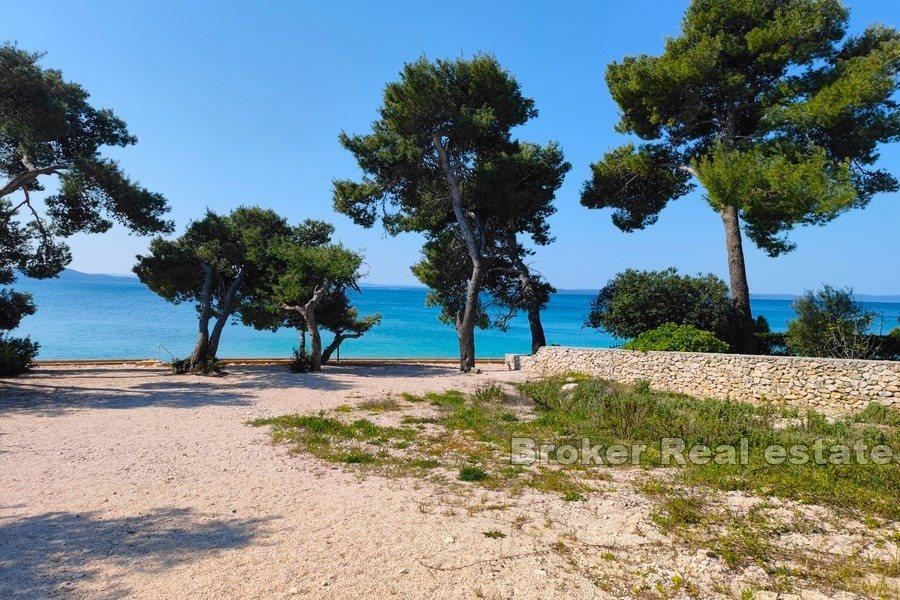 Zadar - Willa w budowie, pierwszy rząd do morza