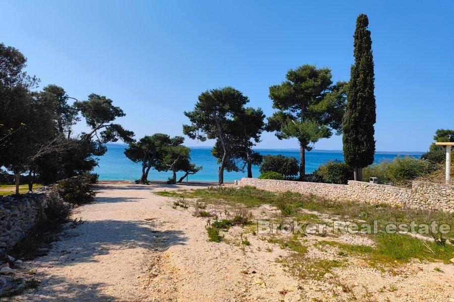 Zadar - Willa w budowie, pierwszy rząd do morza