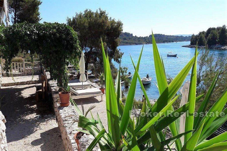 Otok Čiovo - Kuća prvi red do mora