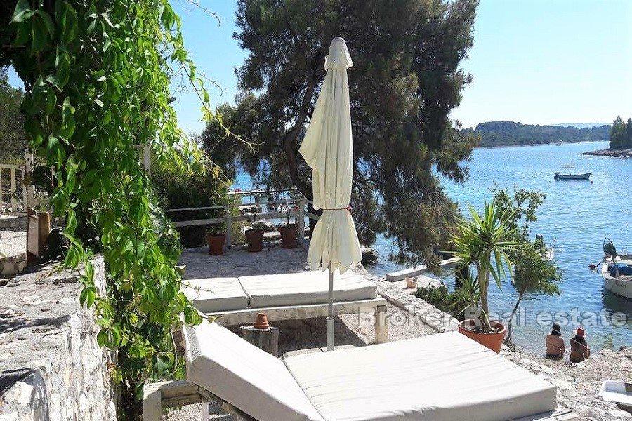 Otok Čiovo - Kuća prvi red do mora