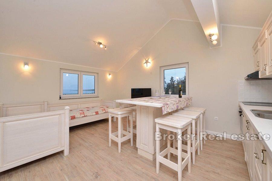 Wyspa Pag - Nowo wybudowana willa, pierwszy rząd do morza