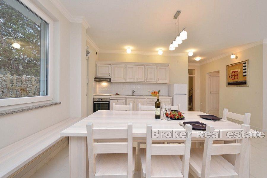 Wyspa Pag - Nowo wybudowana willa, pierwszy rząd do morza