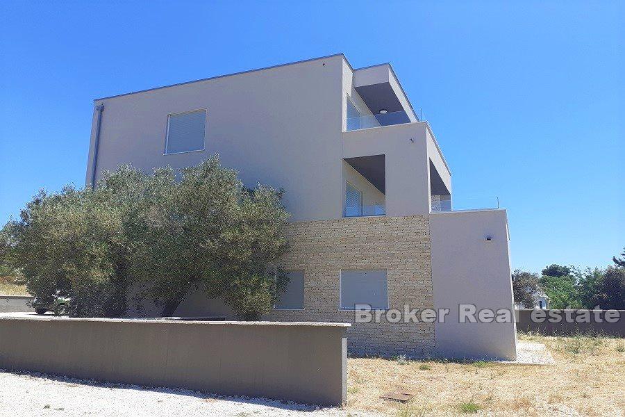 Blisko Zadaru - Nowo wybudowany apartamentowiec z widokiem na morze