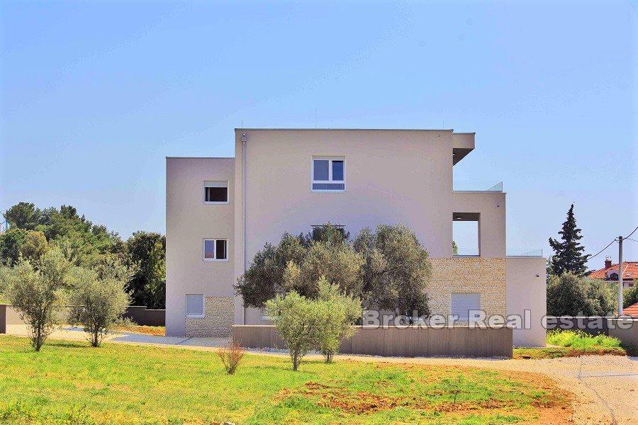 Blisko Zadaru - Nowo wybudowany apartamentowiec z widokiem na morze