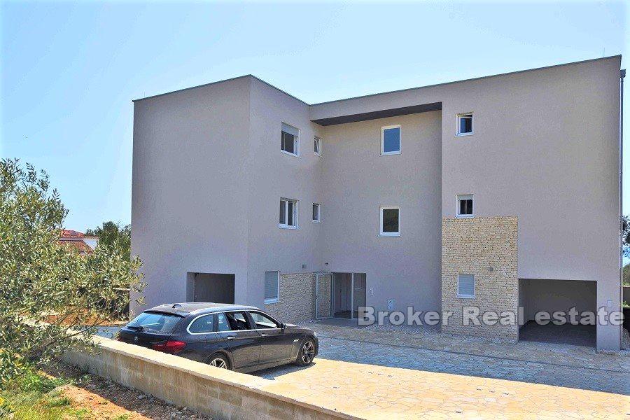 Blisko Zadaru - Nowo wybudowany apartamentowiec z widokiem na morze