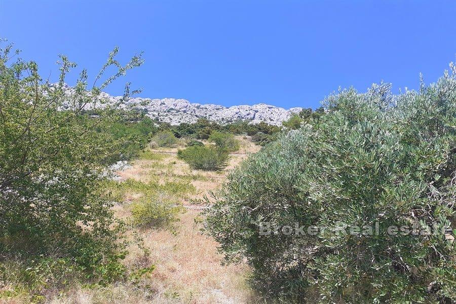 Omis - Działka budowlana z panoramicznym widokiem na morze