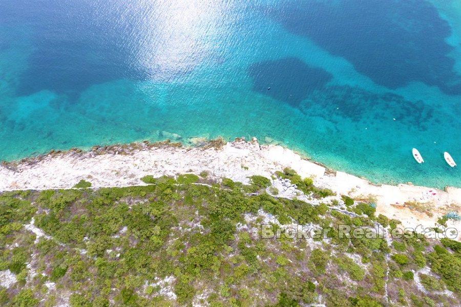 Près de Rogoznica - Joli terrain à bâtir au premier rang de la mer