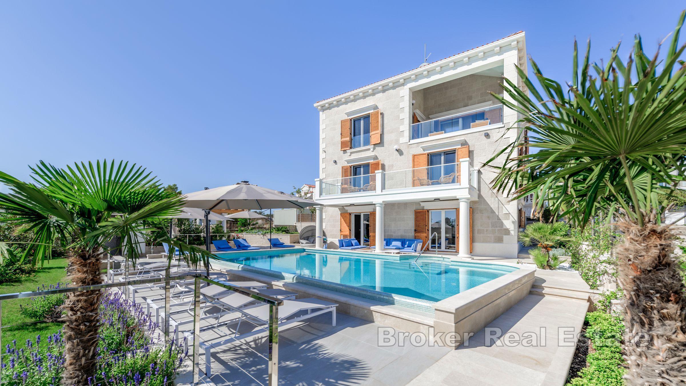 Rogoznica - Nowo wybudowana kamienna willa z widokiem na morze