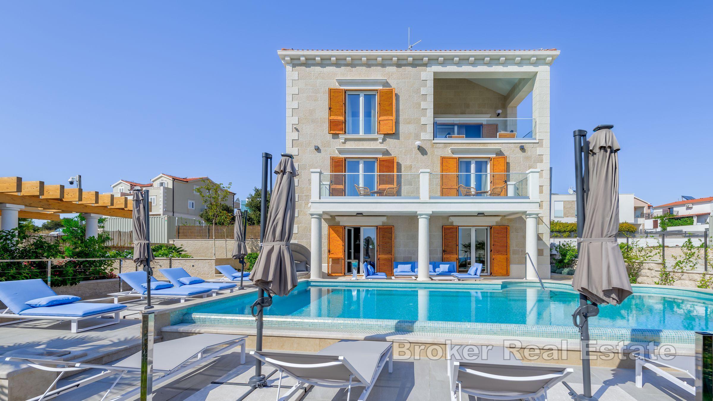 Rogoznica - Nowo wybudowana kamienna willa z widokiem na morze