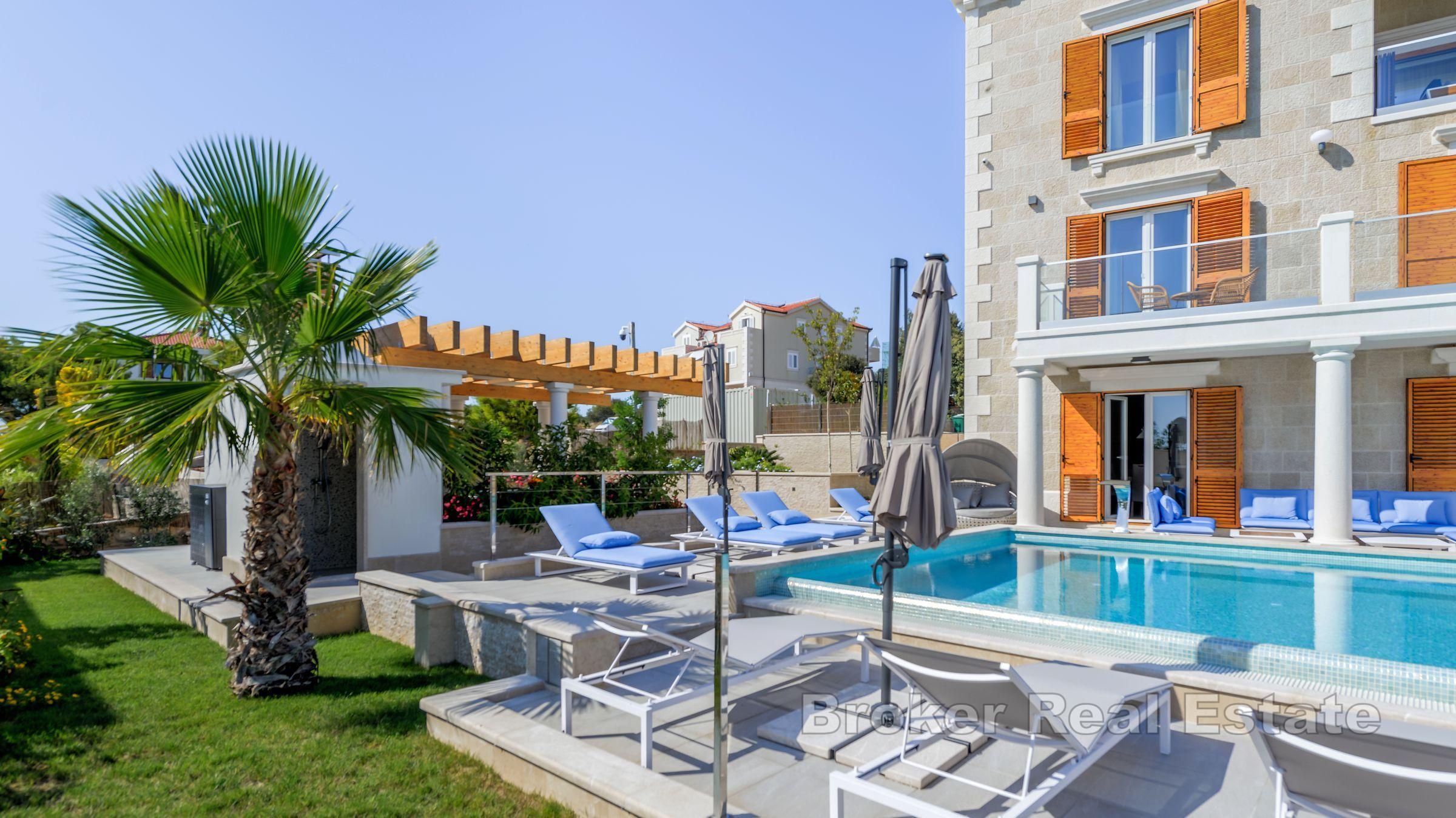 Rogoznica - Nowo wybudowana kamienna willa z widokiem na morze